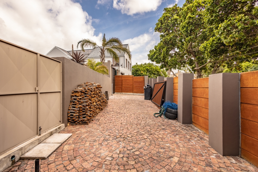 4 Bedroom Property for Sale in Protea Heights Western Cape